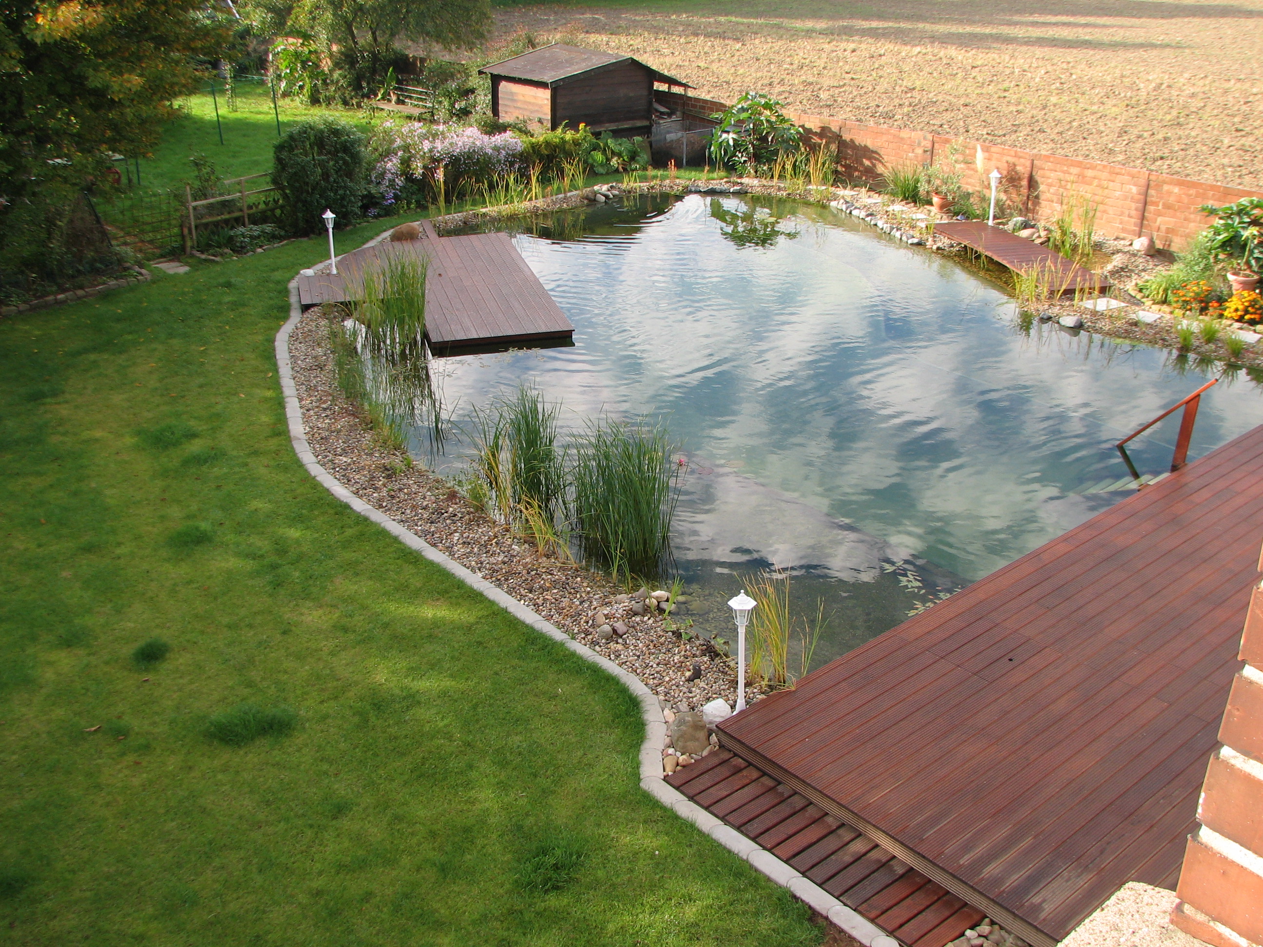 Fotos vom Schwimmteich der Familie Schweda in Hoheneggelsen